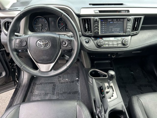 Used 2017 Toyota RAV4 XLE AWD/4WD image 18
