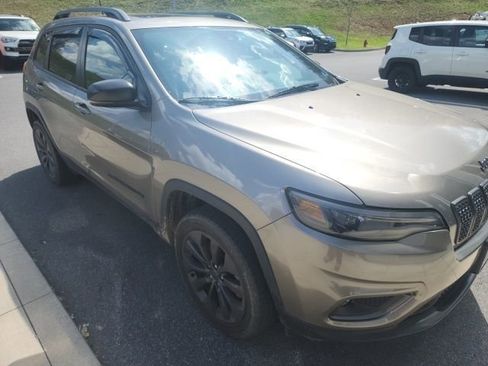 Used 2021 Jeep Cherokee Latitude Lux 80th Anniv w/ Quick Order Package 26U 80TH image 4