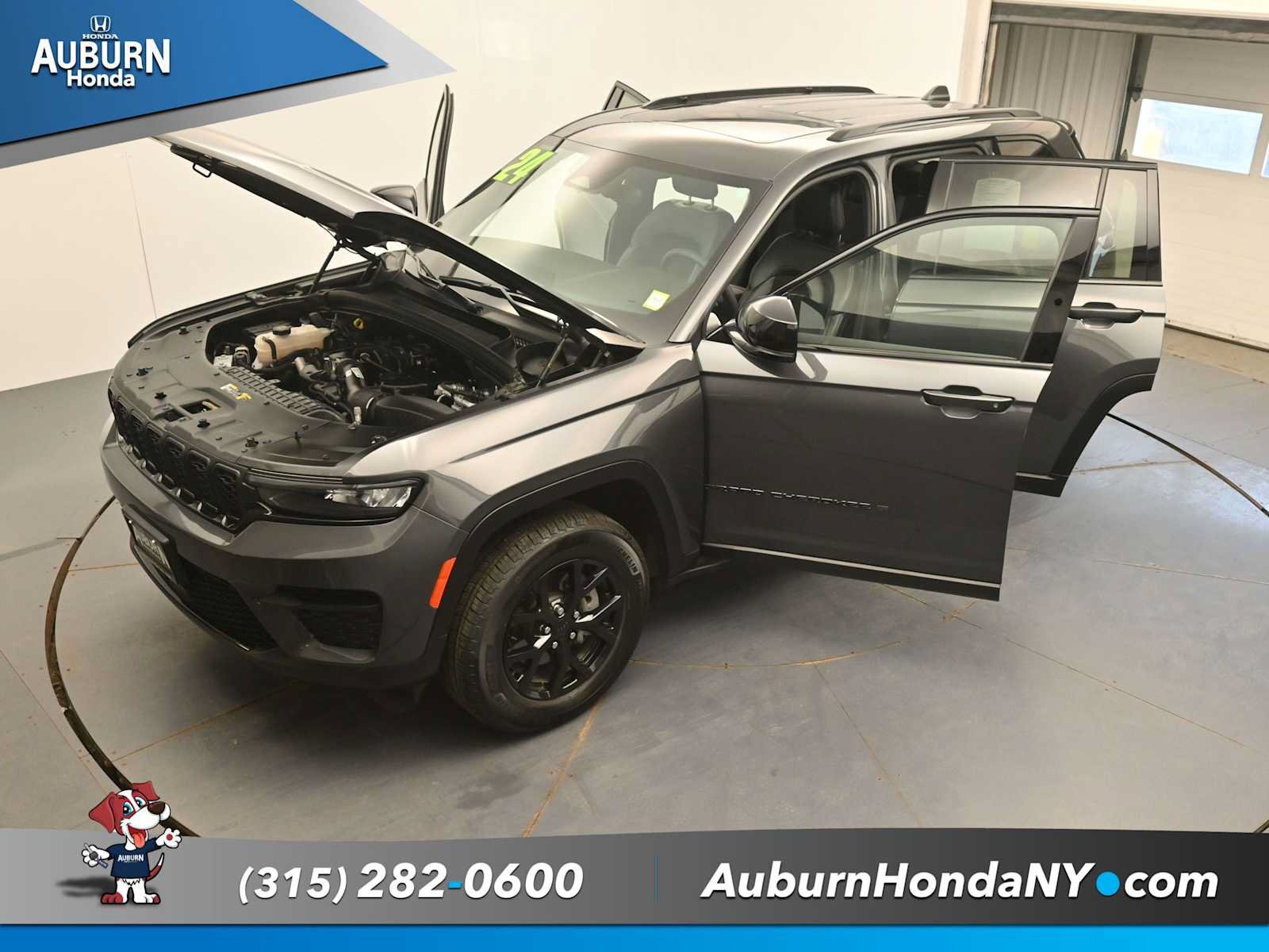 Used 2024 Jeep Grand Cherokee Altitude AWD/4WD image 36