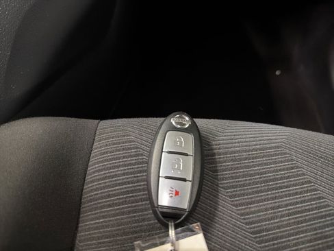 Used 2016 Nissan Rogue SV AWD/4WD image 30