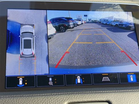 Used 2023 Cadillac XT4 Sport image 23