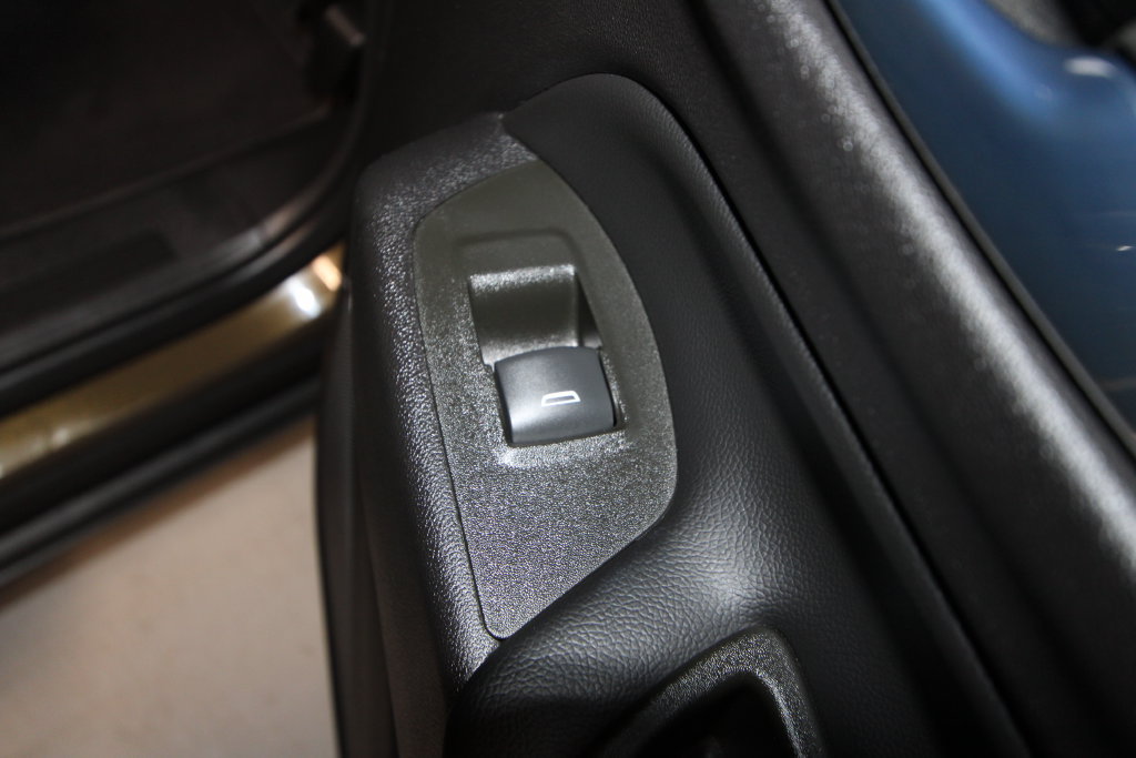 Used 2024 Chevrolet Equinox LT FWD image 24