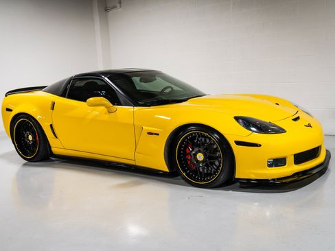 Used 2006 Chevrolet Corvette Z06 w/ Preferred Equipment Group RWD image 1
