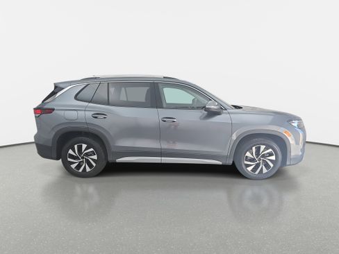 New 2025 Volkswagen Tiguan S image 2