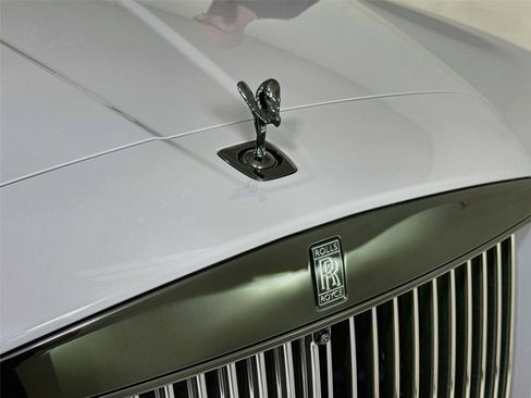 Used 2025 Rolls-Royce Cullinan Black Badge AWD/4WD image 38