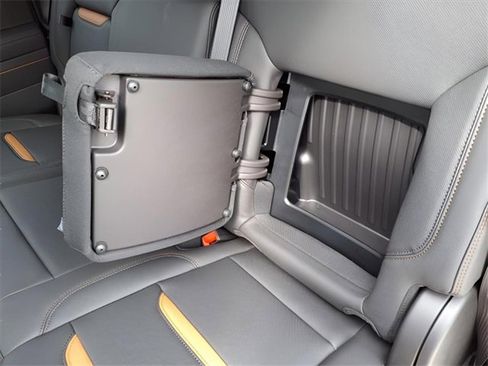 New 2025 GMC Sierra 2500 AT4 w/ AT4 Premium Plus Package image 23