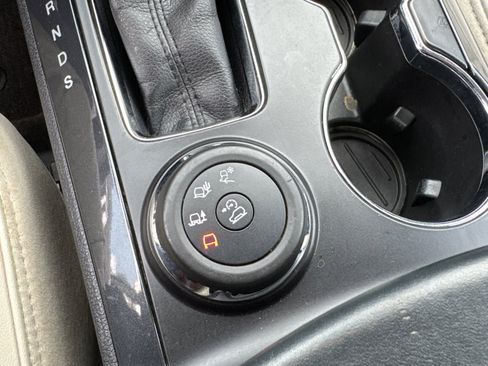 Used 2017 Ford Explorer Platinum image 32