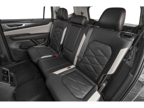 Used 2025 Volkswagen Atlas Peak Edition SE AWD/4WD image 12