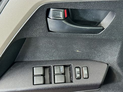 Used 2018 Toyota RAV4 LE w/ All Weather Liner Package AWD/4WD image 21
