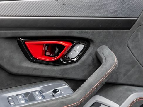 Used 2023 Lamborghini Urus Performante image 23