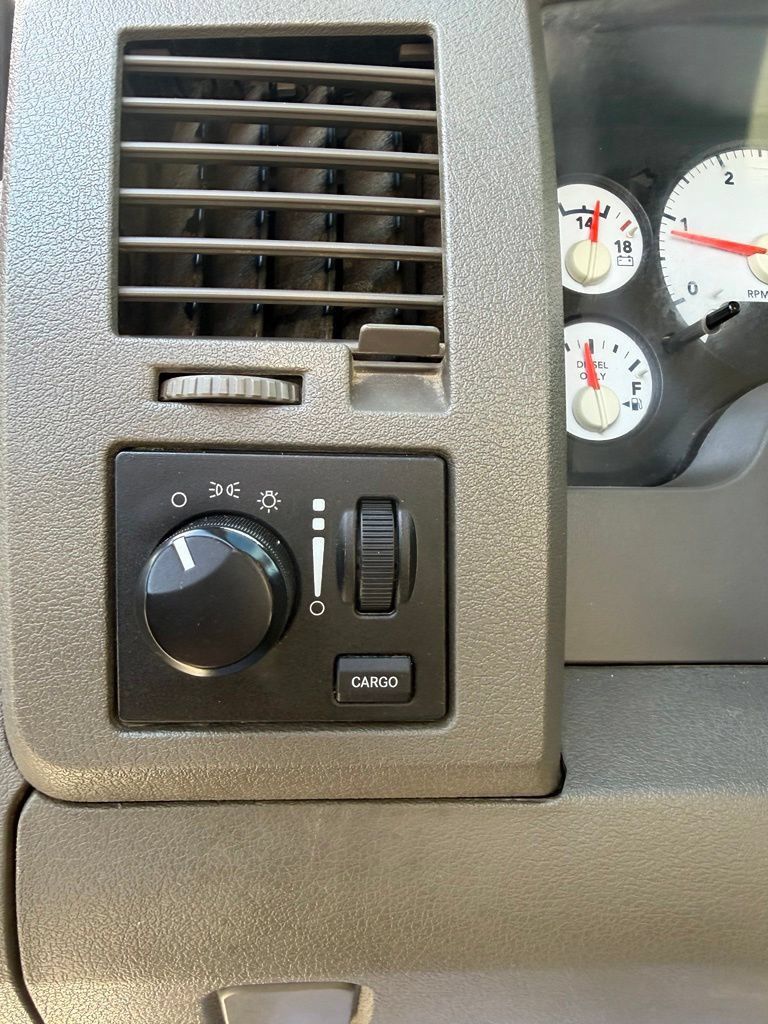 Used 2006 Dodge Ram 3500 Truck SLT AWD/4WD image 11