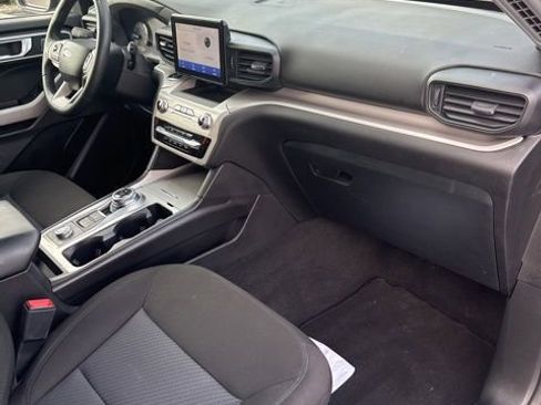 Used 2024 Ford Explorer XLT w/ Class IV Trailer Tow Package image 13