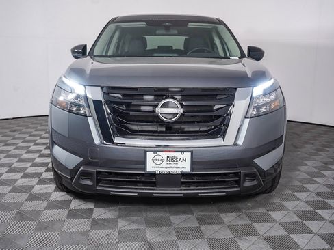 New 2025 Nissan Pathfinder S image 2