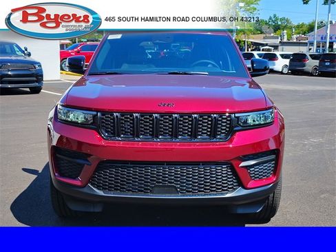 New 2025 Jeep Grand Cherokee Altitude image 34