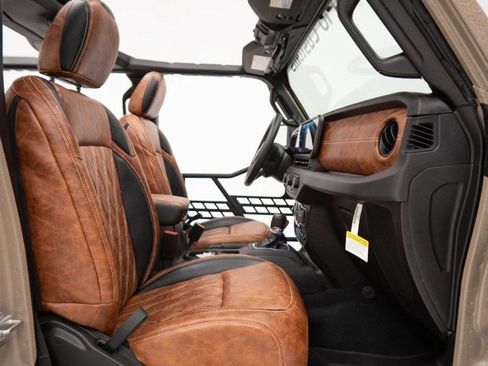 Used 2025 Jeep Wrangler Sport image 18