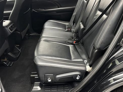 Used 2019 Toyota Highlander XLE w/ Protection Package #3 AWD/4WD image 33