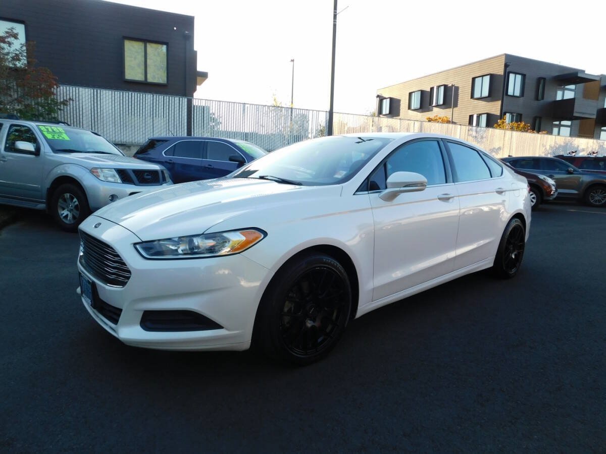 Used 2013 Ford Fusion SE FWD image 4