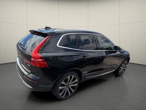 Used 2023 Volvo XC60 B5 Ultimate w/ Climate Package FWD image 8