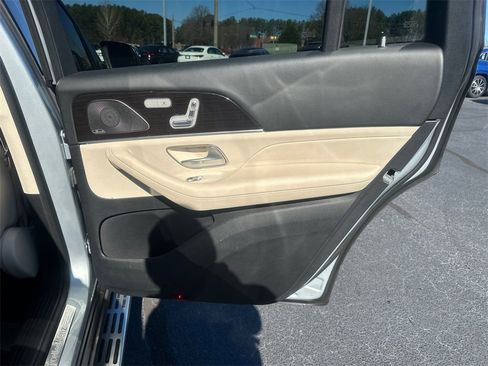 Used 2022 Mercedes-Benz GLS 450 4MATIC image 18