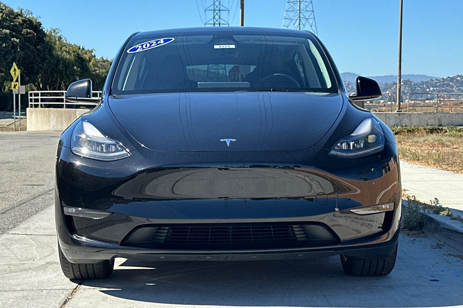 Used 2024 Tesla Model Y Long Range AWD/4WD image 9