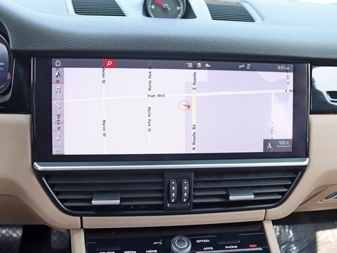 Used 2020 Porsche Cayenne AWD/4WD image 21