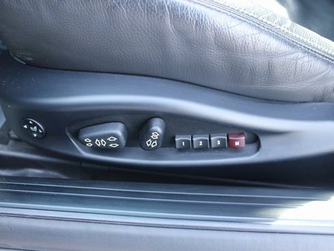 Used 2007 BMW 650i Convertible image 13