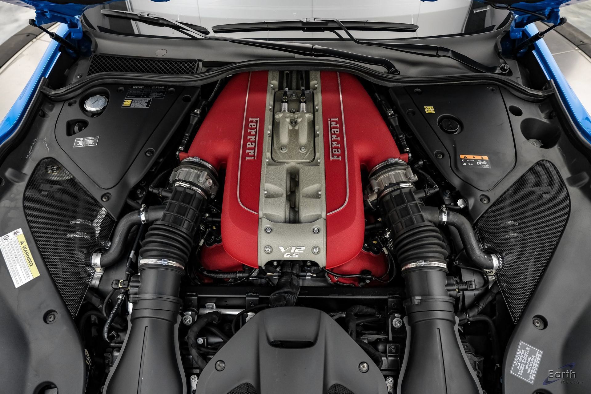 Used 2022 Ferrari 812 GTS RWD image 3