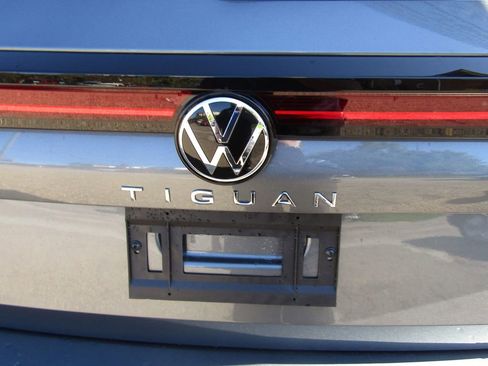 New 2025 Volkswagen Tiguan SE AWD/4WD image 8