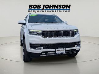 Used 2022 Jeep Wagoneer Series III w/ Premium Group I AWD/4WD video 1