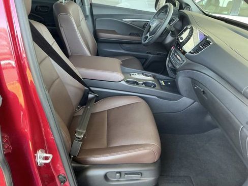 Used 2025 Honda Passport EX-L image 19