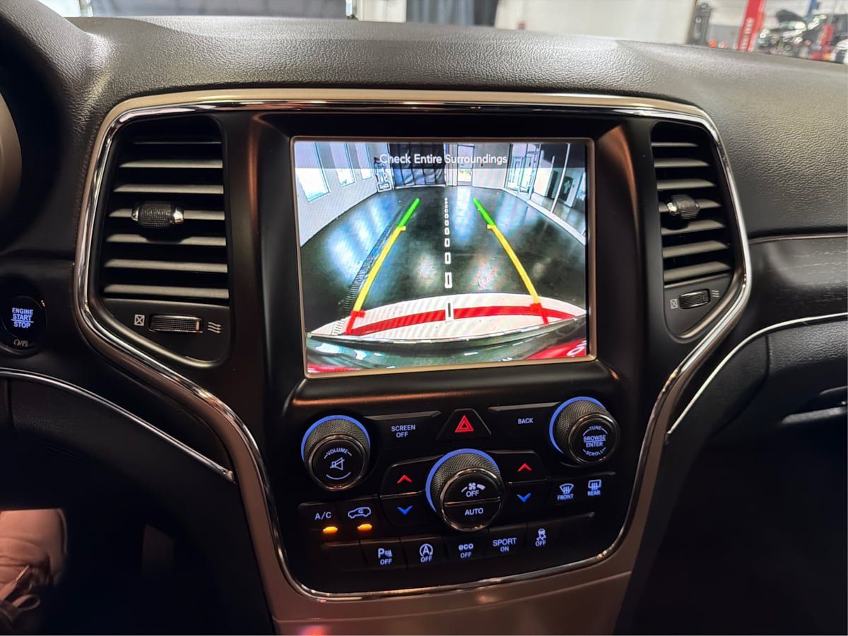 Used 2017 Jeep Grand Cherokee Limited AWD/4WD image 30