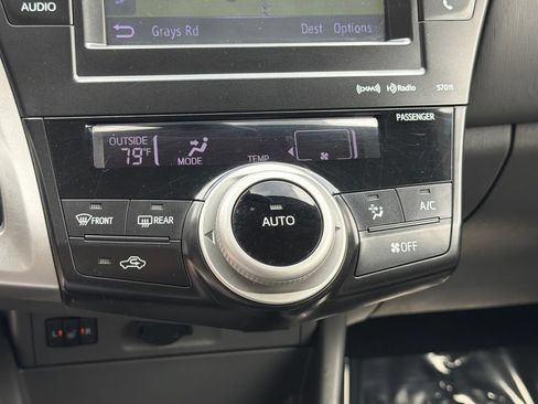 Used 2012 Toyota Prius V Five FWD image 27