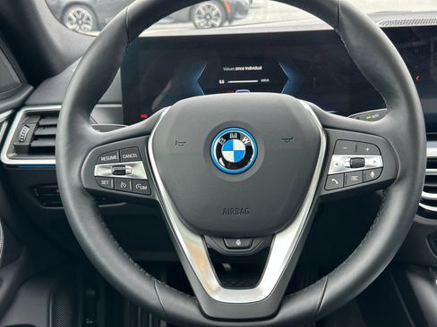 Used 2023 BMW i4 eDrive35 w/ Premium Package RWD image 18