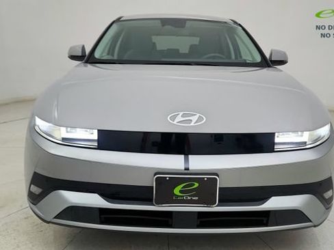 Used 2025 Hyundai Ioniq 5 SE RWD image 17