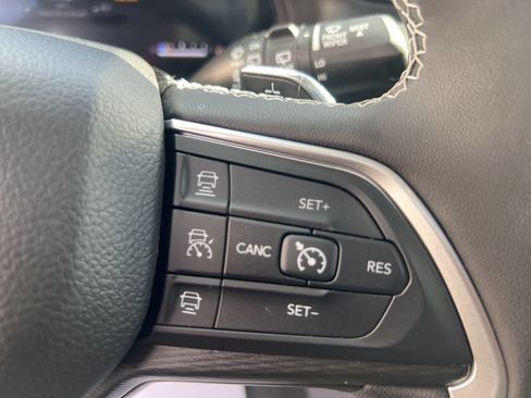 Used 2024 Jeep Grand Cherokee L Laredo w/ Luxury Tech Group I AWD/4WD image 29