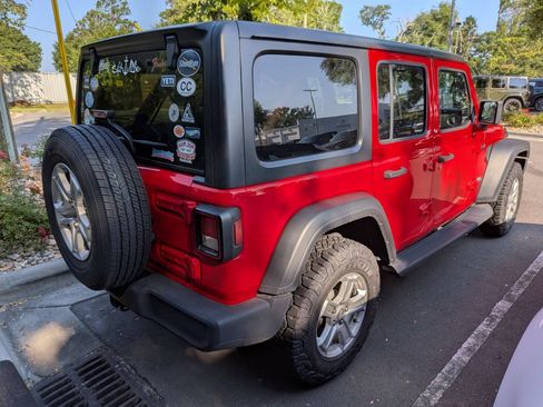 Used 2018 Jeep Wrangler Unlimited Sport S AWD/4WD image 2