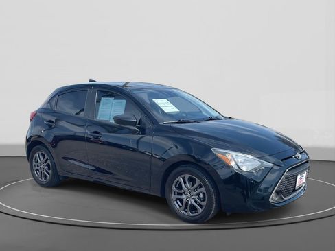 Used 2020 Toyota Yaris LE image 4