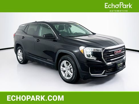 Used 2024 GMC Terrain SLE image 1