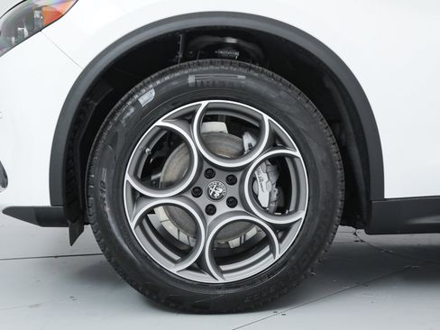 New 2025 Alfa Romeo Stelvio Sprint w/ Convenience Package image 11