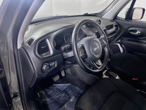 Used 2022 Jeep Renegade Latitude w/ Convenience Group AWD/4WD image 9