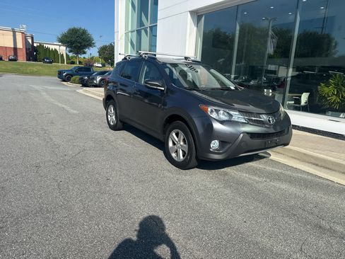 Used 2013 Toyota RAV4 XLE AWD/4WD image 19