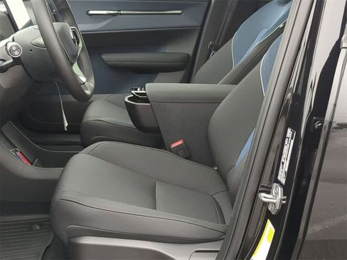 Used 2025 Volvo EX30 Plus w/ Protection Package Premier image 15