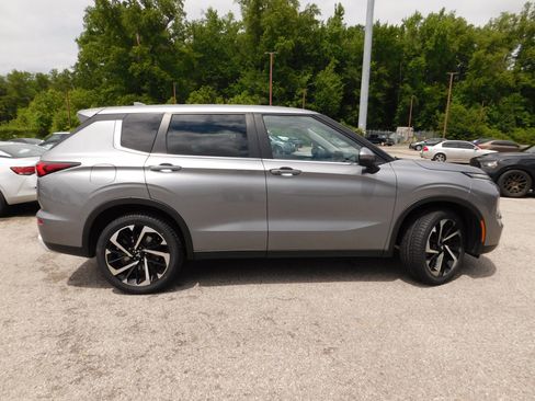Used 2023 Mitsubishi Outlander SE FWD image 4