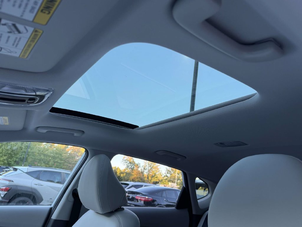 New 2027 Hyundai Kona Limited AWD/4WD image 14