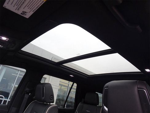 Certified 2022 Cadillac Escalade Sport w/ Touring Package image 12