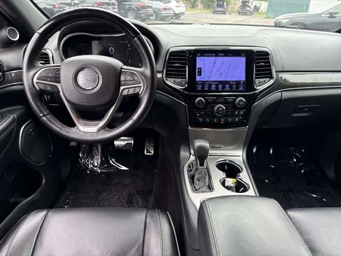 Used 2019 Jeep Grand Cherokee Overland AWD/4WD image 18