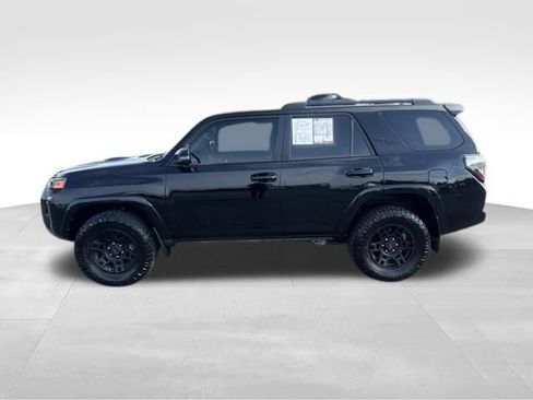 Used 2024 Toyota 4Runner TRD Off-Road Premium w/ Moonroof Package AWD/4WD image 2