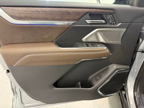 New 2026 GMC Acadia Denali Ultimate AWD/4WD image 13