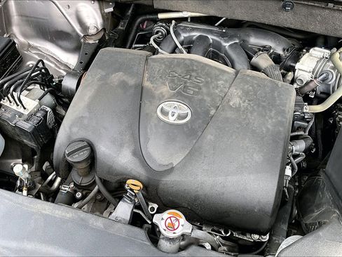 Used 2019 Toyota Highlander XLE image 32