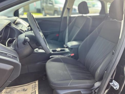 Used 2017 Ford Focus SE image 12